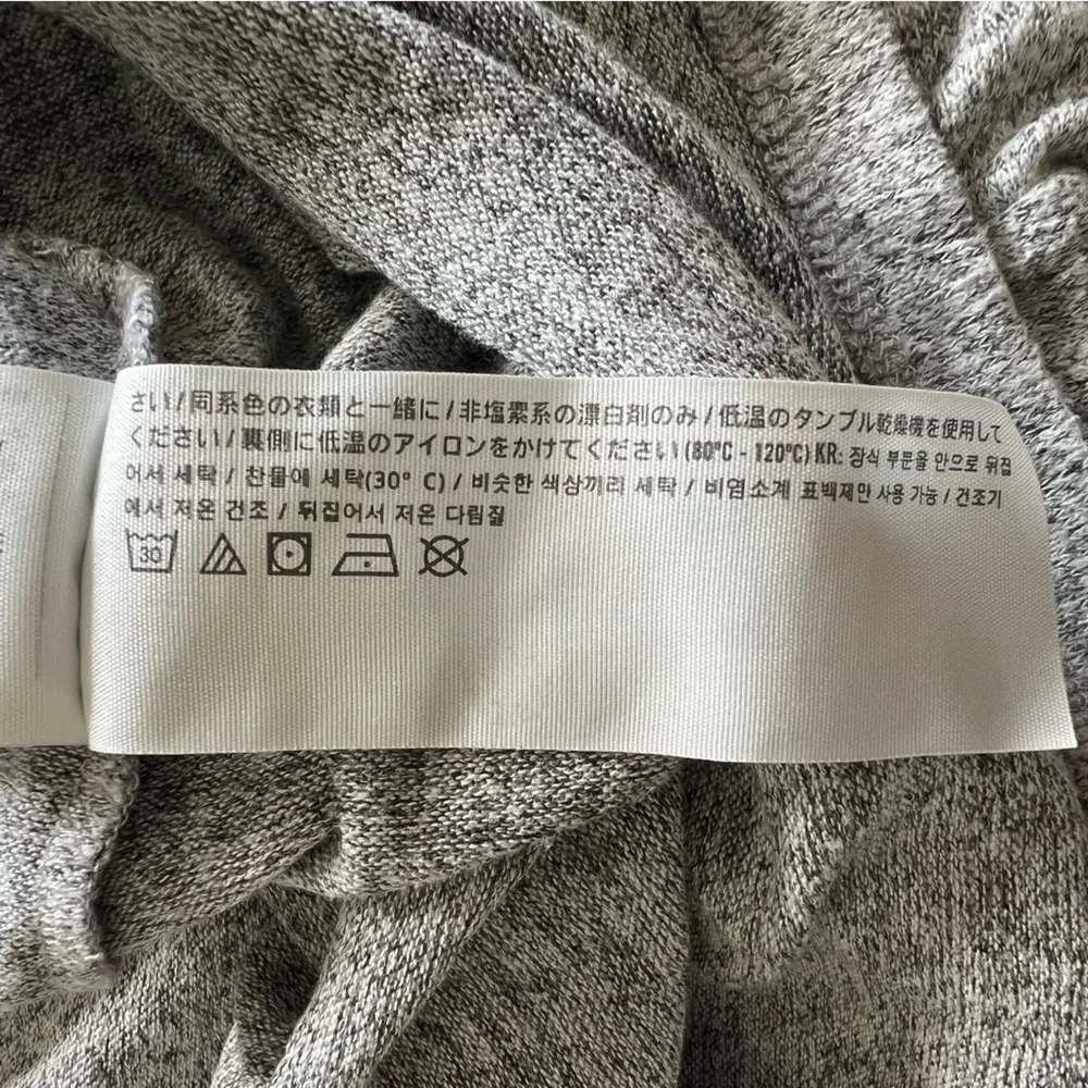 Abercrombie & Fitch: Gray Lounge Top: Size M - Picture 5 of 6